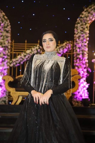 ريهام علام تكشف عن أفكار لفساتين السواريه للمحجبات