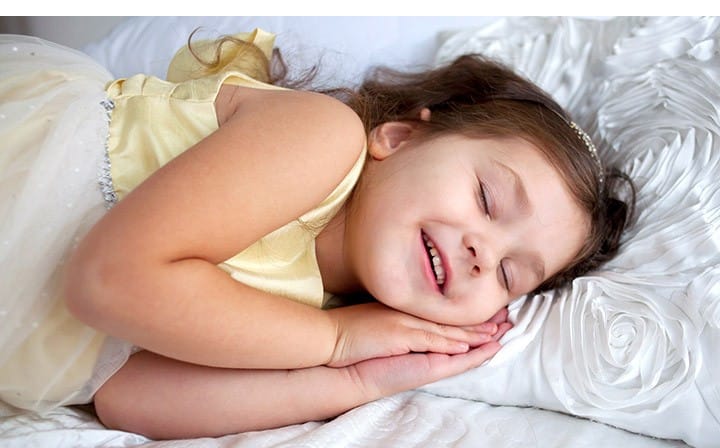 تكلم الاطفال اثناء النوم الاسباب والعلاج