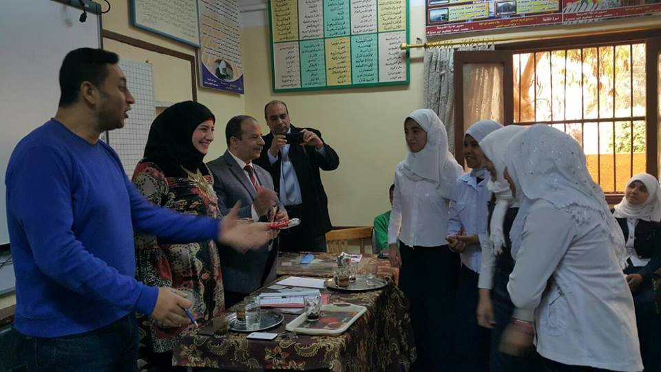 انطلاق قافلة تنمية الصعيد الى مدرسة التجاره بنات بالمنشاه