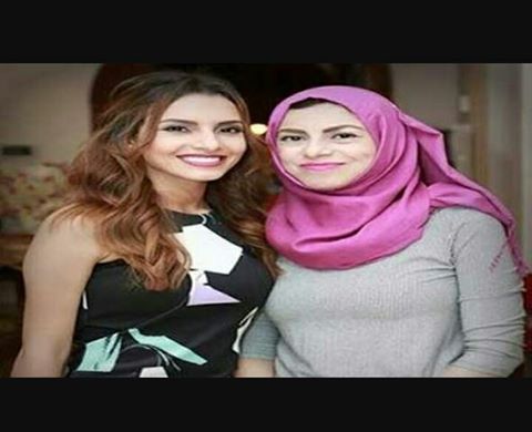 ” كارمن سليمان ووالدتها ”  فى منافسة