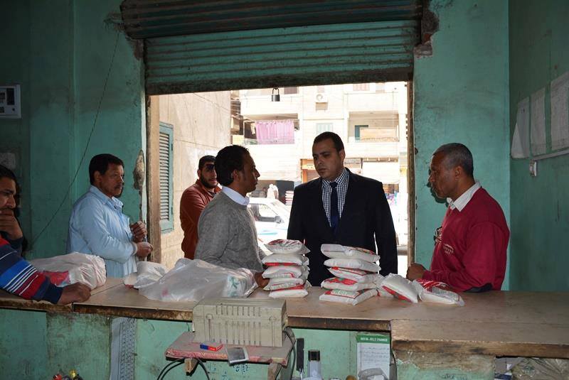 ضبط 352 لتر منظفات مجهولة المصدر في حملة تموينية بسوهاج