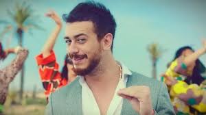 فيديو.. القضاء الفرنسي يطلق سراح الفنان سعد لمجرد