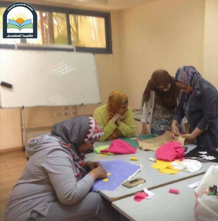 خيمة قطر الندى فى ختام ورشة صناعة الخيامية بمكتبة المستقبل