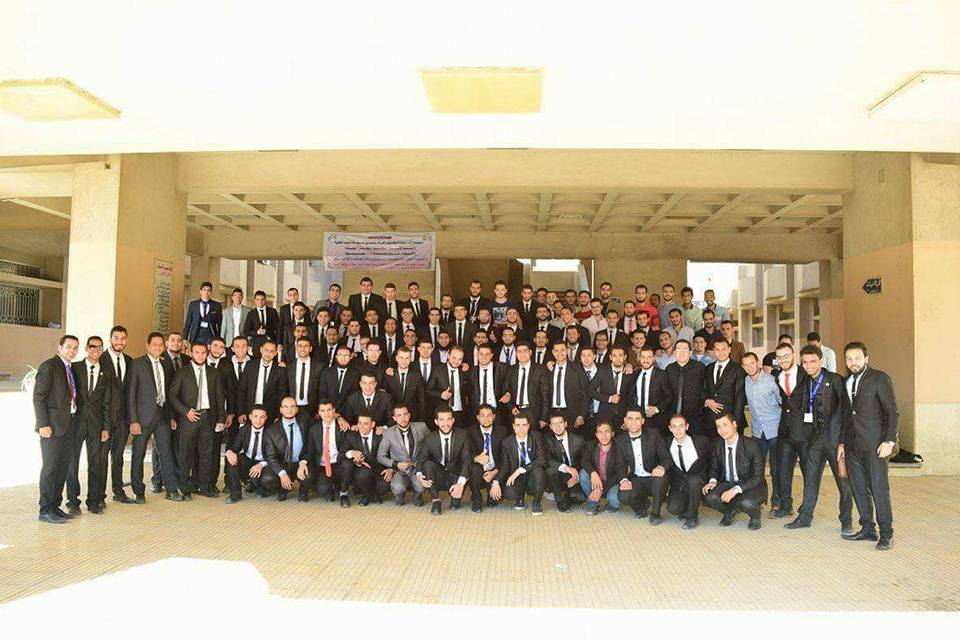 بالصور .. رد الجميل من طلاب الفرقة الخامسة بصيدلة الأزهر بأسيوط