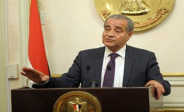 رئيس الوزراء يجتمع مع وزير التموين لمتابعة موقف الارصدة الاستراتيجية من السلع الاساسية