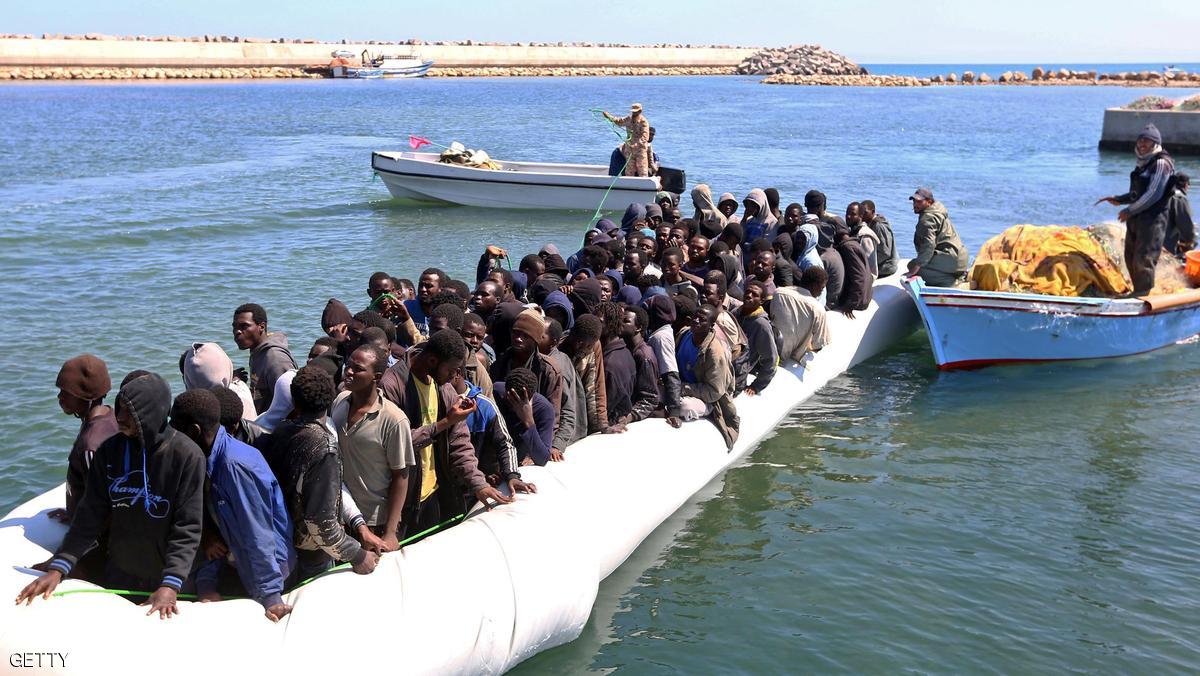 انقاذ  سفينه للمهاجرين  قبالة ساحل العاصمة الليبية طرابلس