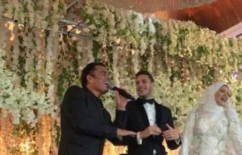 عمرو دياب يحيي حفل زفاف رمضان صبحي وحبيبة إكرامي 