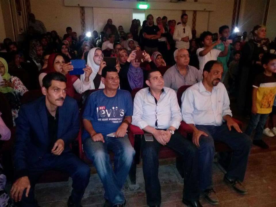 بالصور : الجمهور والنقاد يحتفيان بـ ”كيان – طائر” بافتتاح نوادي مسرح القاهرة