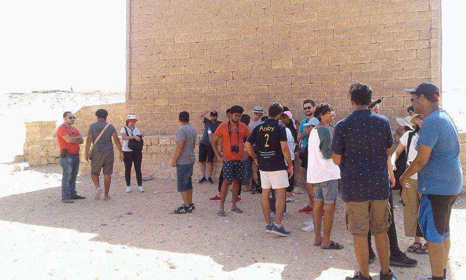 وفد سياحي يزور منطقة تونا الجبل الآثرية بالمنيا
