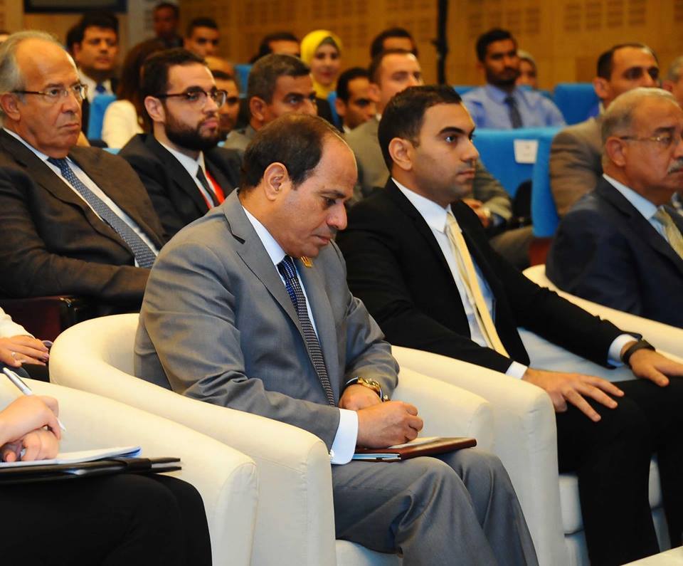 السيسى يشارك فى جلسة بعنوان الدولة الفاشلة بمؤتمر الشباب الرابع بالاسكندرية