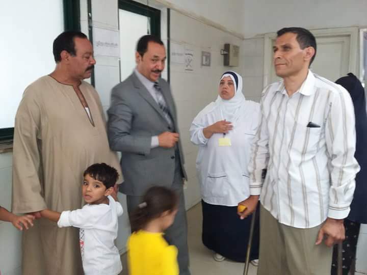 بالصور.. بدوى النوبشى يفاجئ وحدة جزيرة المساعدة الصحية بالواسطى