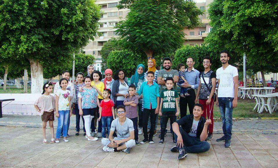 بالصور.. الأطفال يقودون حملة حلوة يا بلدي بجرافيكس المنيا