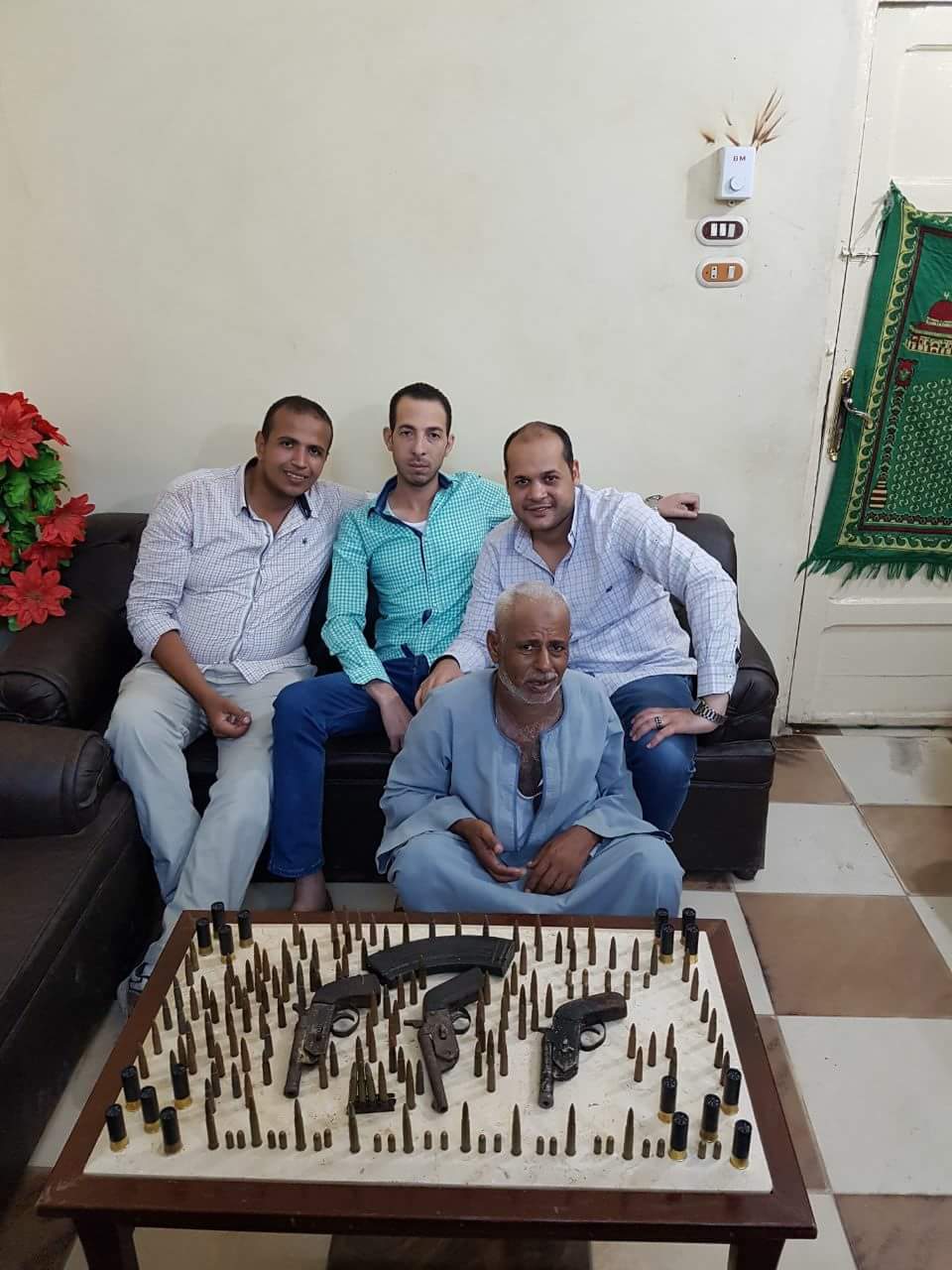 محمد جادالله يوقع بتاجر سلاح عنيبس بسوهاج