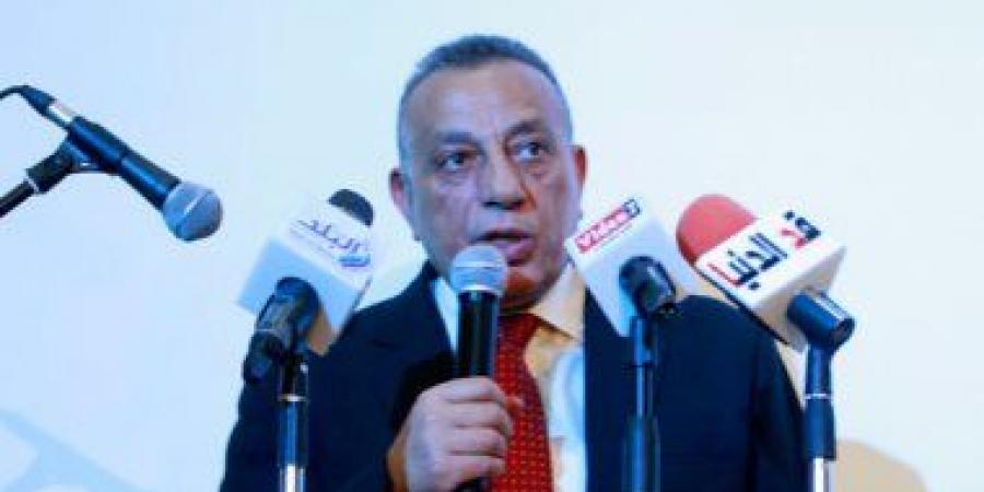 وقف رئيس الرقابة التموينية بالدقي عن العمل 3 أشهر