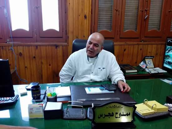 رئيس المركز يحيل 17 موظف بالسنطة للتحقيق