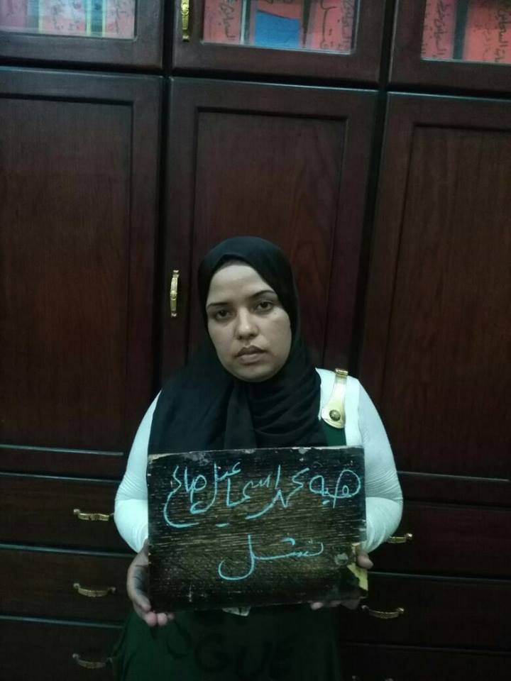 القبض على سيدة تسرق الهواتف المحمولة من السيدات بالدرب الأحمر