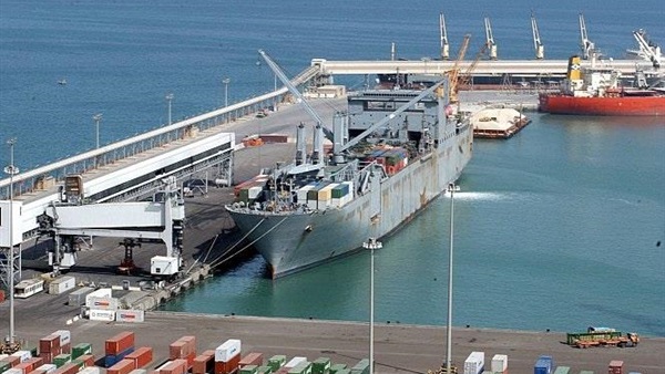 وصول و سفر 6 الاف و 160 راكب بموانى البحر الاحمر و تداول 303 شاحنة