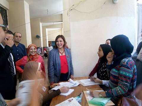 عميدة آداب عين شمس تتفقد لجان تنسيق الاقسام بالكلية