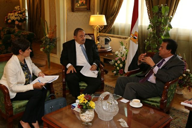 ”عبد اغفار ” يبحث آليات التعاون مع المدير الإقليمى لليونسكو بالقاهرة