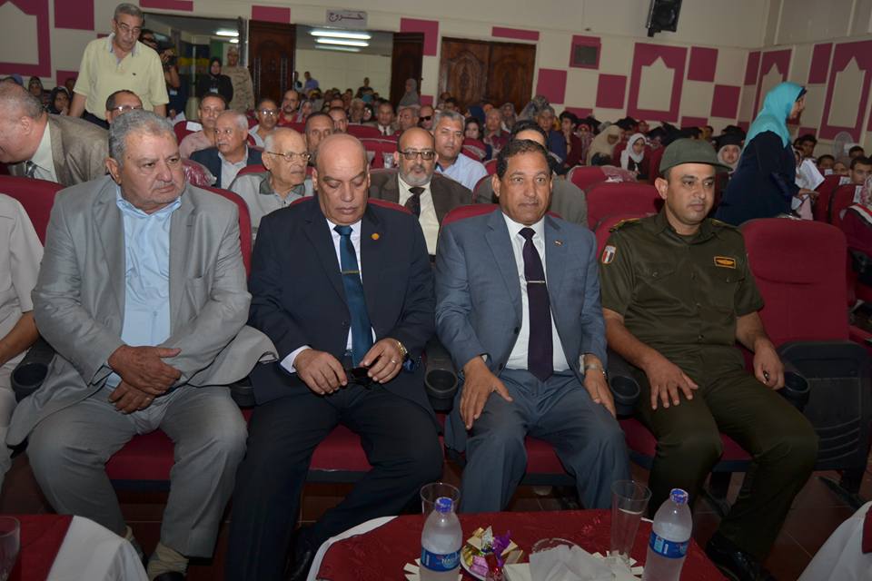 محافظ الغربية يكرم اوائل الشهادات العامة بجميع مراحل التعليم 