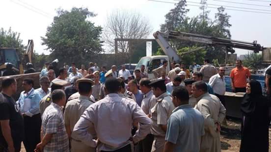 حملة لإزالة التعديات على أراضي الدولة بكفر شكر قليوبية