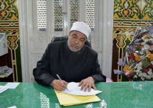 خصم شهرين من بدل صعود المنبر ” بيلا” لكل من الشيخ عبد الفتاح يوسف عمر والشيخ أحمد رمزي عبد الحميد