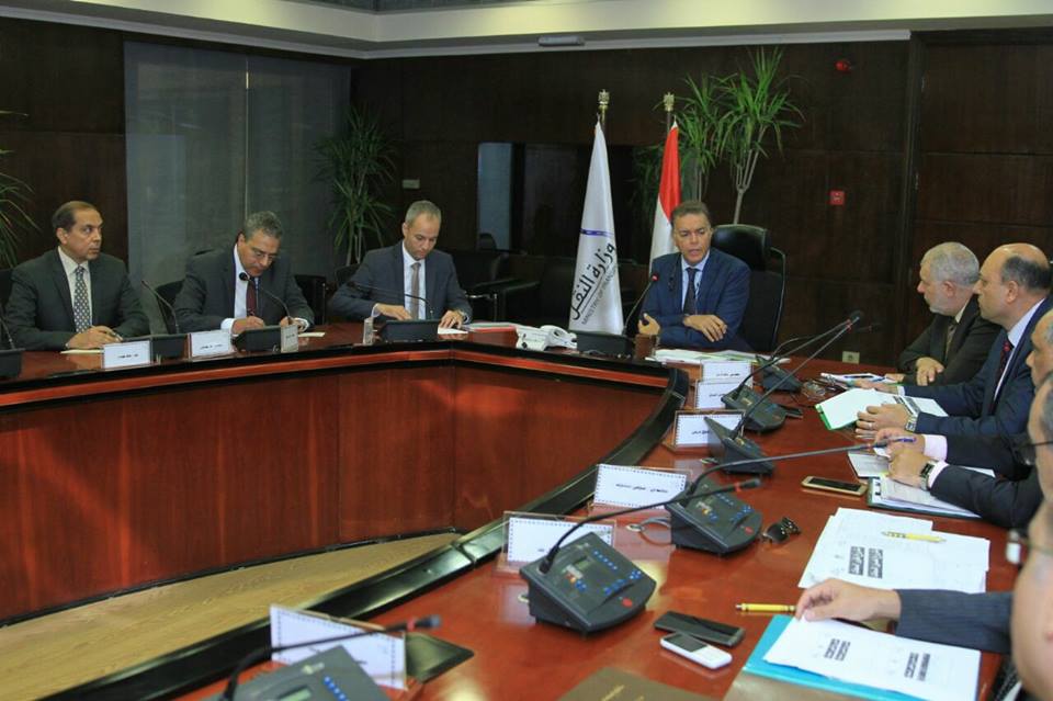 وزير النقل يتابع معدلات تنفيذ تطوير وتحسين محطات السكك الحديدية