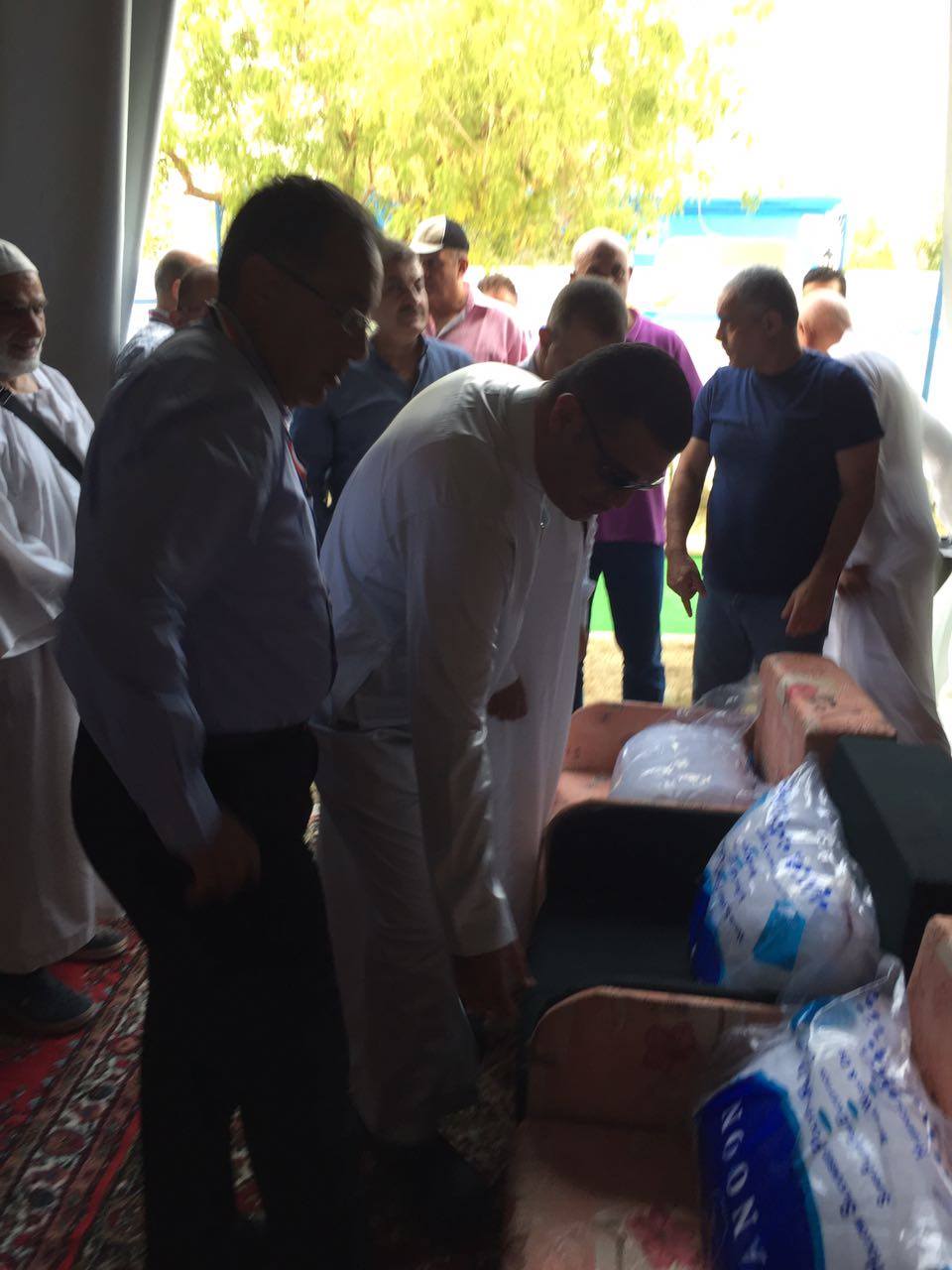 رئيس بعثة الحج يتفقد مخيمات الحجاج بعرفات ويطمئن على الخدمات