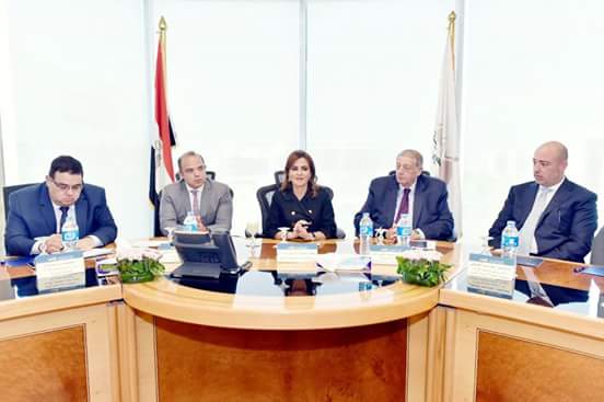 وزيرة الاستثمار والتعاون الدولي ورئيس البورصة يعقدان اجتماعا مع ممثلي الجمعيات المهنية