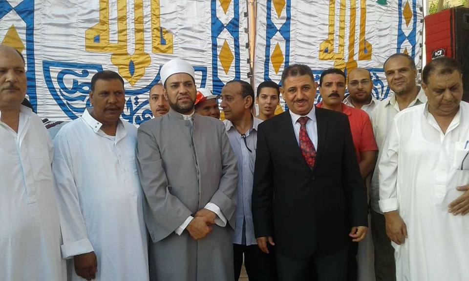 محافظ البحيرة يشارك اهالي ابو المطامير في صلاة العيد