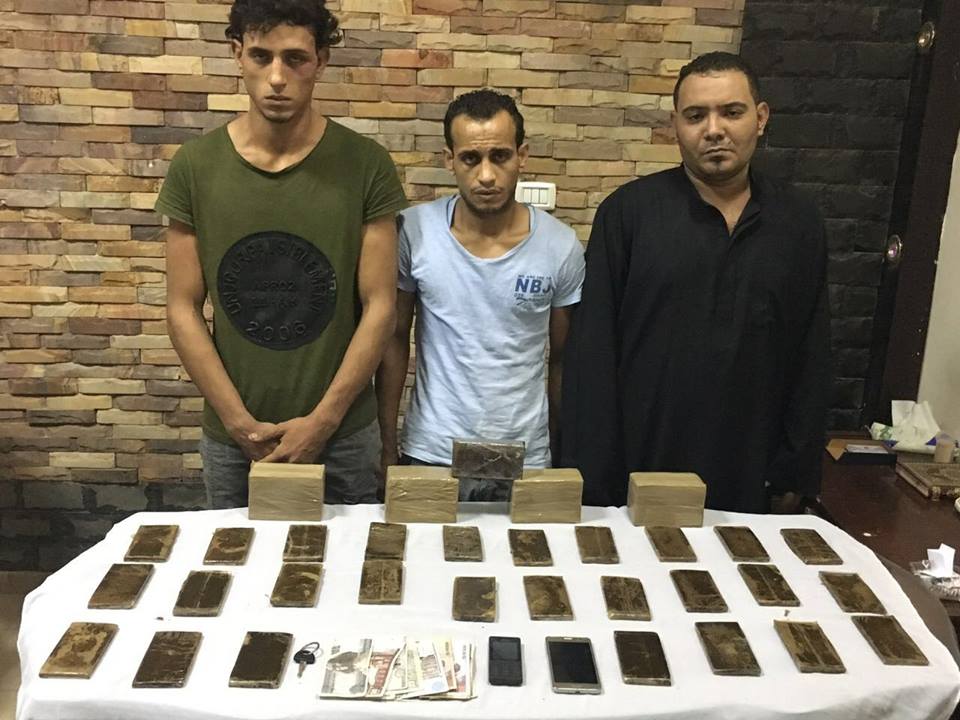 ضبط تشكيل عصابى يتاجر بالمخدرات بمدينة نصر