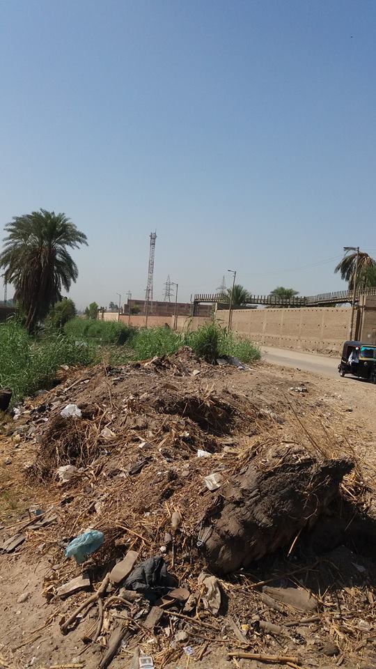 اهمال تغطية ترعه المصنع مدينة قوص السبع عيون بمحافظة قنا