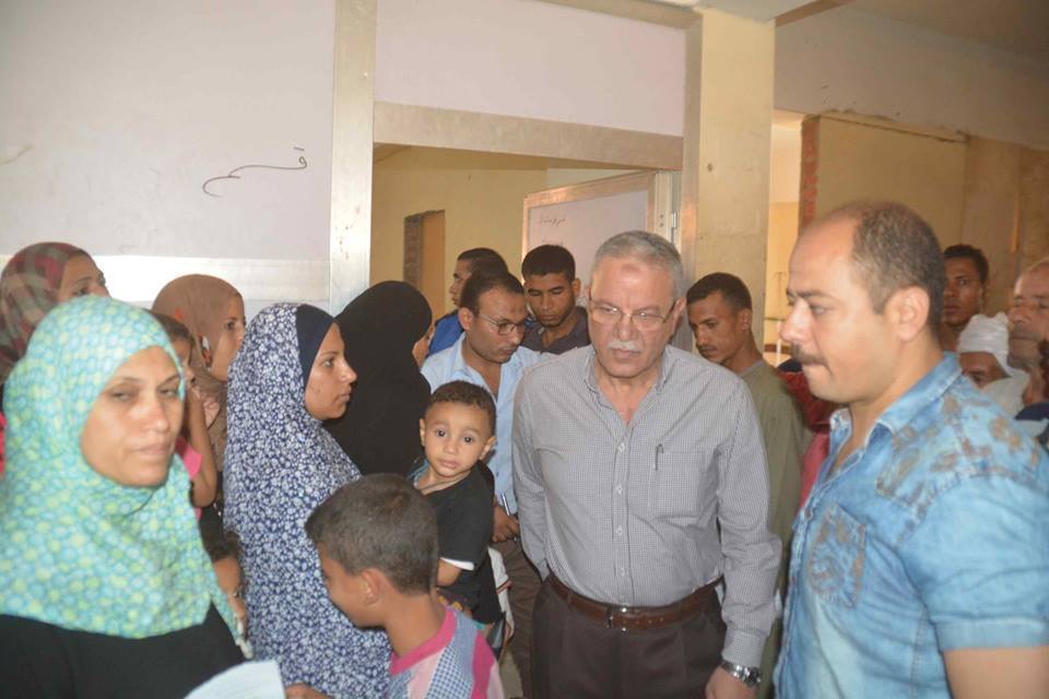 محافظ المنيا يتفقد عدد من الخدمات العامة بمركز سمالوط