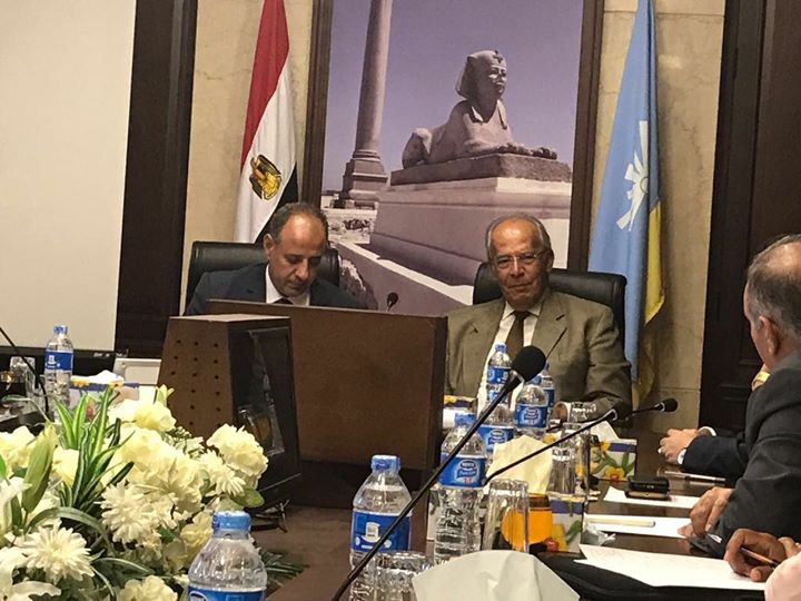 وزير التنمية المحلية يطالب المسؤولين بالاسكندرية بتقديم الخدمات للمواطنين بابتسامة