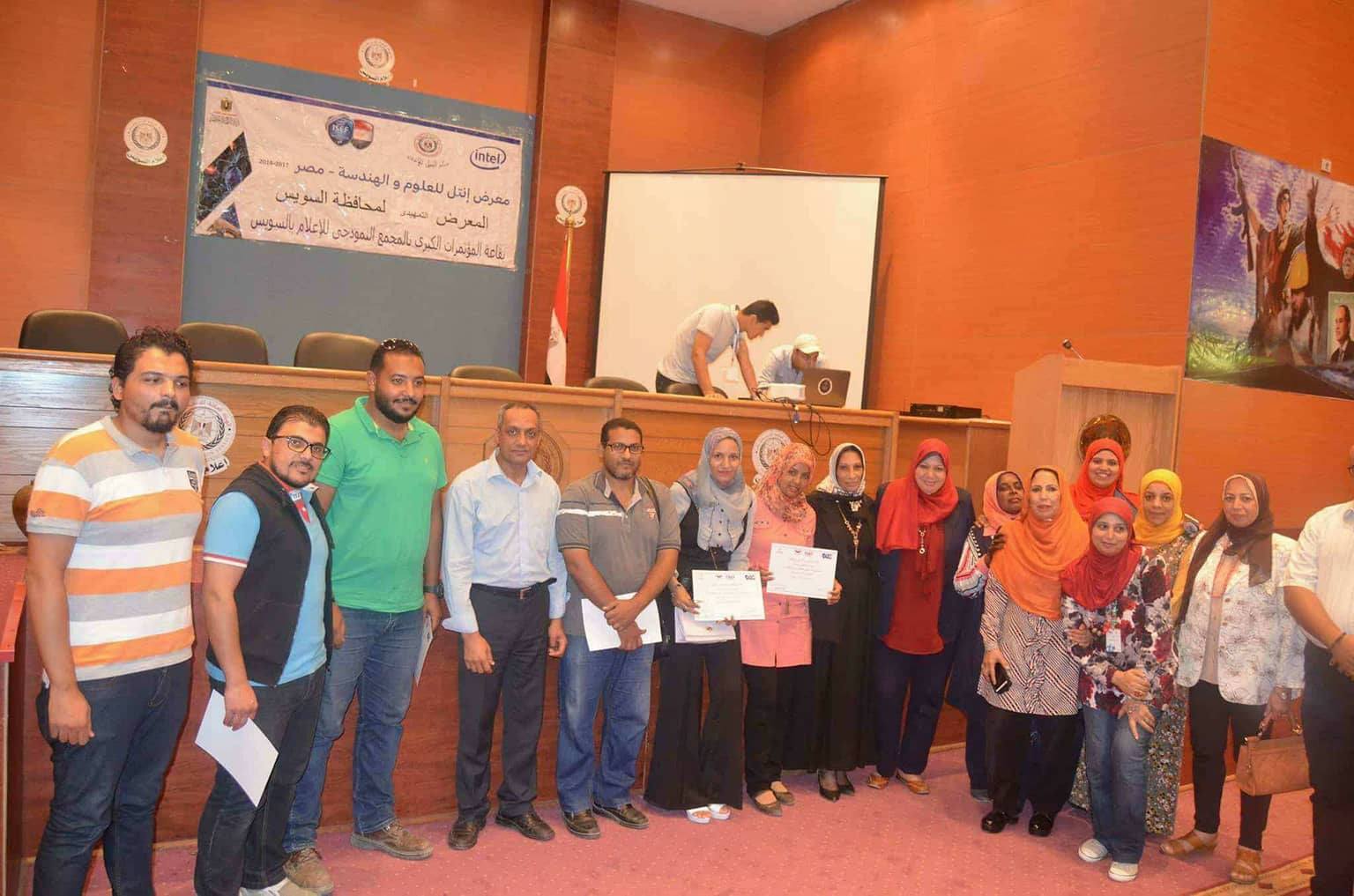 بالصور | اليوم الثالث للمعرض التمهيدى الأول للعلوم والهندية أيسف السويس