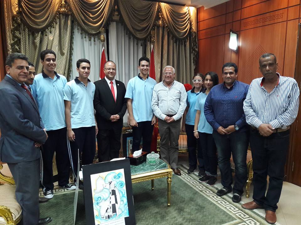 محافظ بورسعيد لطلبة مدرسة النيل يجب ان نعمل بروح اكتوبر