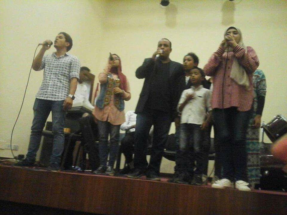 فرقة الموسيقى الكورال لقصر احمد بهاء الدين تحتفل بإنتصارات اكتوبر فى جمعية الاصدقاء