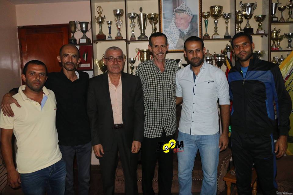 خدمات النصيرات يقبل استقالة المدرب الهندي ويكلف أبو زاهر بقيادة فريق القدم