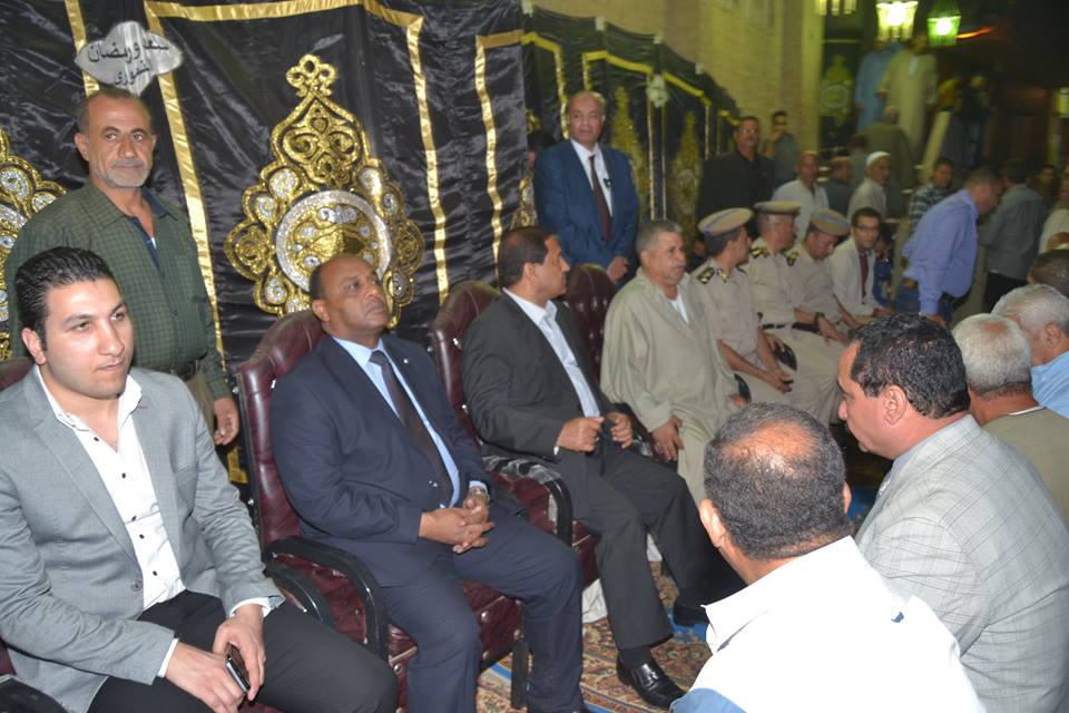 محافظ الغربية يقدم واجب العزاء لاسرة الشهيد أحمد مسعد عطية الجناينى 