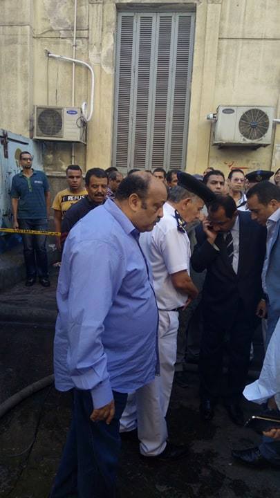 بالصور .. السيطرة على حريق في أحد الأبنية بمنطقة العطارين بالإسكندرية 