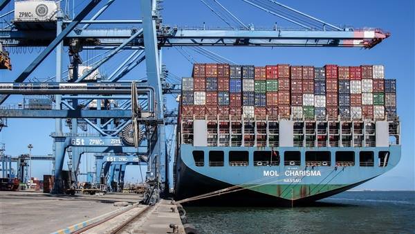 ميناء دمياط استقبل 4 سفن حاويات و3 سفن بضائع عامة اليوم