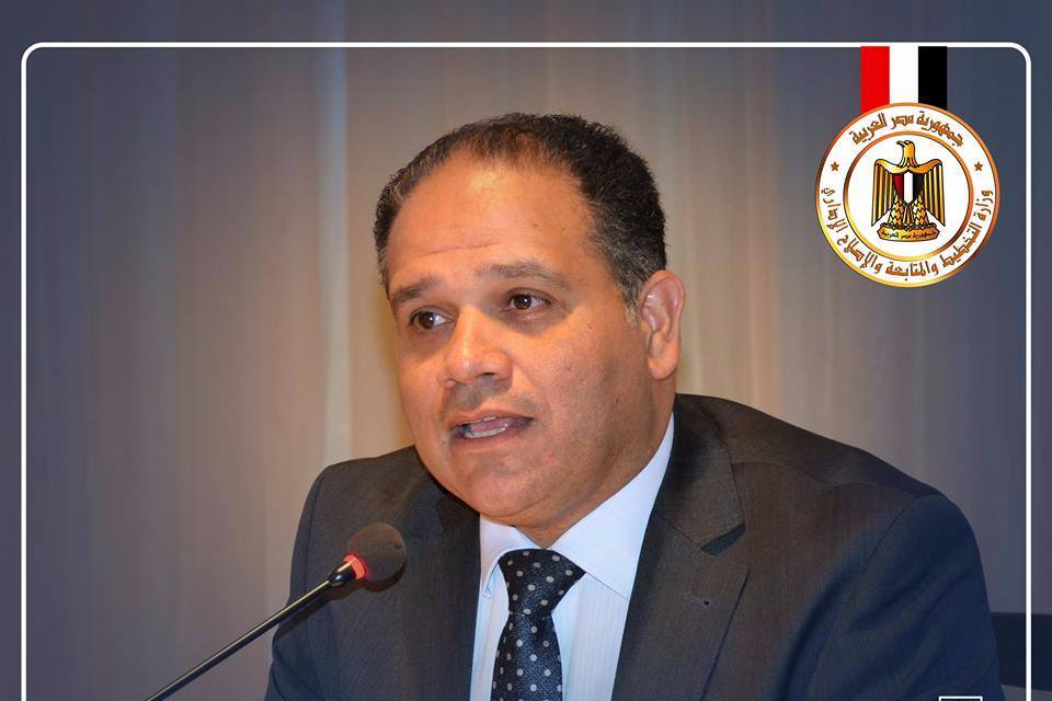 زكريا يناقش التعاملات غير النقدية من اجل الشمول المالى بالغردقة