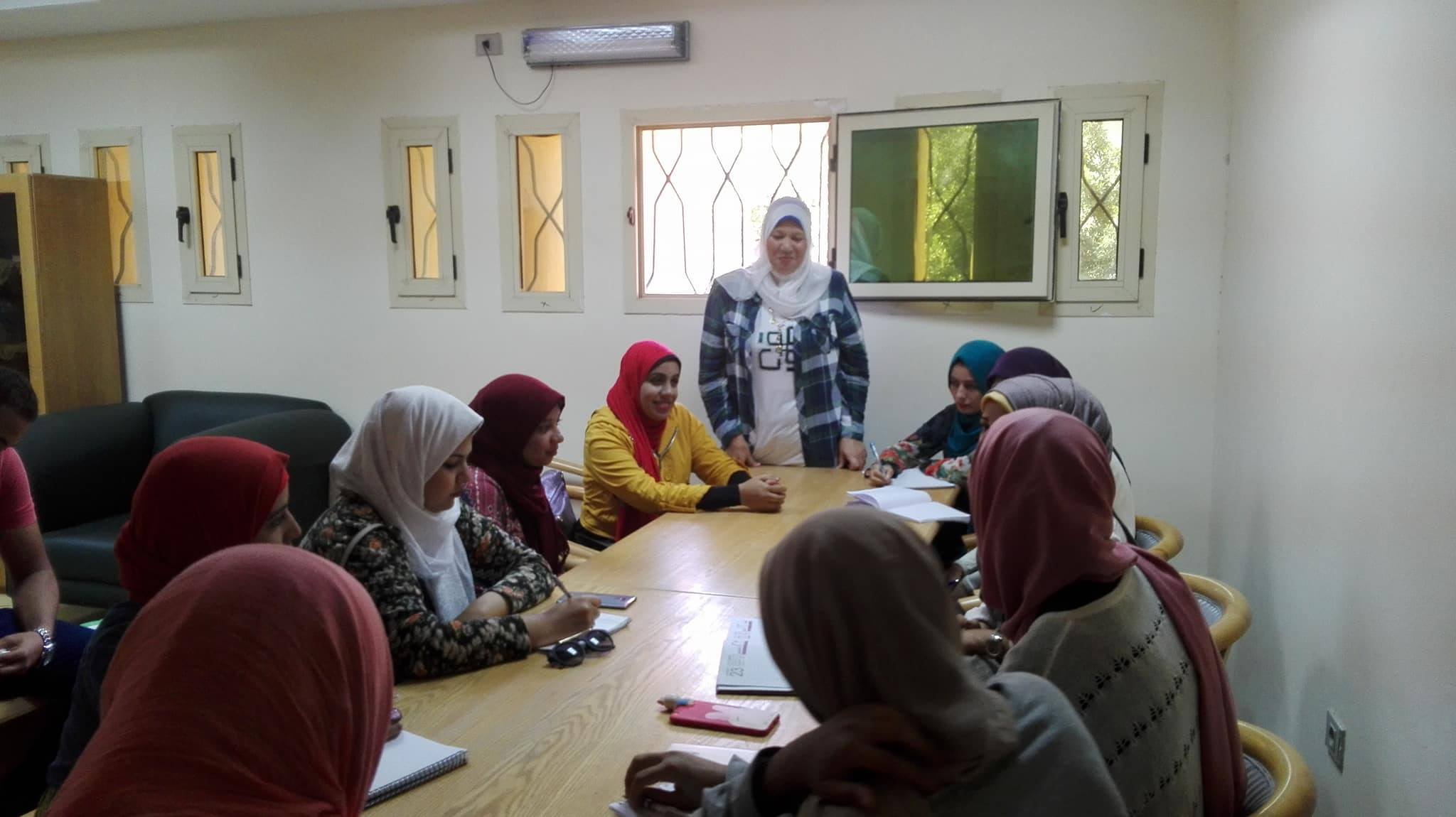تدريب طلاب السنة الثانية كليه الآداب قسم علم الاجتماع جامعة السويس