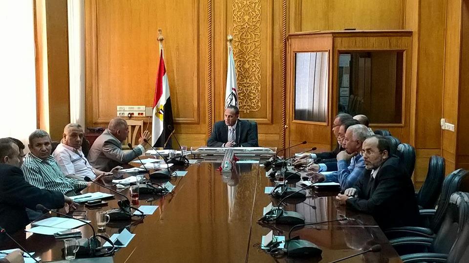 رئيس السكة الحديد يجتمع مع مديرى المناطق التابعة للهيئة
