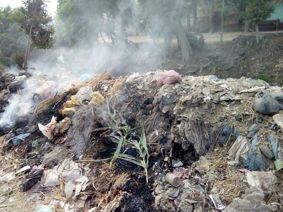 في اسبوع النظافة كفرالسابي تغرق في بحور القمامة 