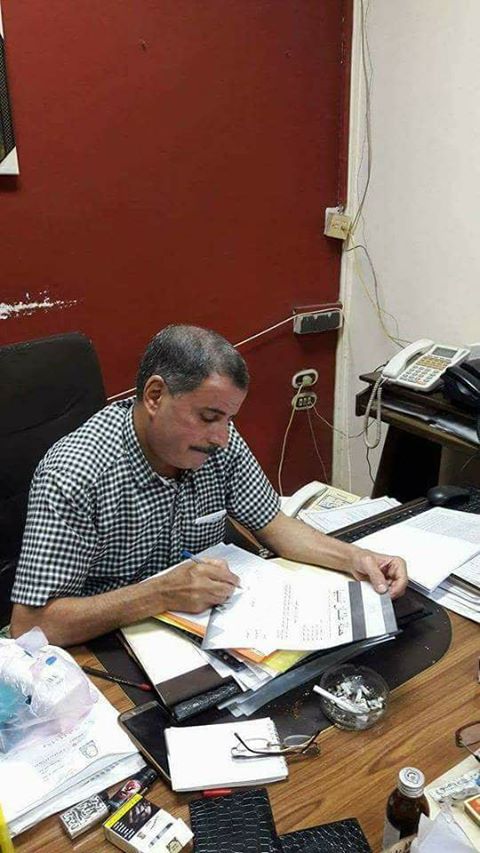 مدير عام هيئة تعليم الكبار يوقع لمستقبل وطن بنى سويف على استمارة ”علشان تبنيها”
