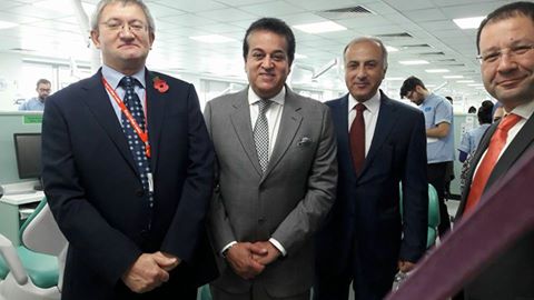 وزير التعليم العالي يواصل فعاليات جولته في المملكة المتحدة ويتفقد كلية طب الأسنان في جامعة كينجز كولدج البريطانية
