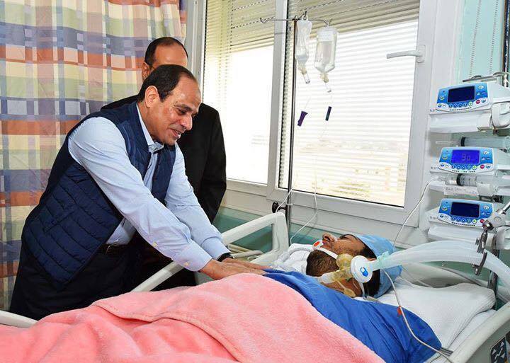 زيارة السيسى للبطل الرائد محمد الحايس بـ مستشفى الشرطه 