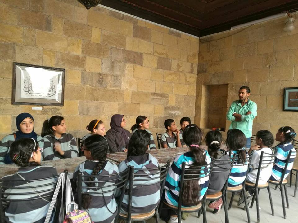 البيئة تنفذ يوما بيئيا للطلاب ببيت السناري