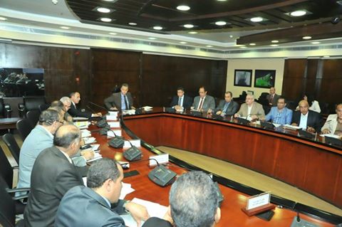 وزير النقل يجتمع بالشركات المنفذة لمشروع تطوير المزلقانات